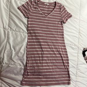 Size medium pink rose dress fits like a medium.